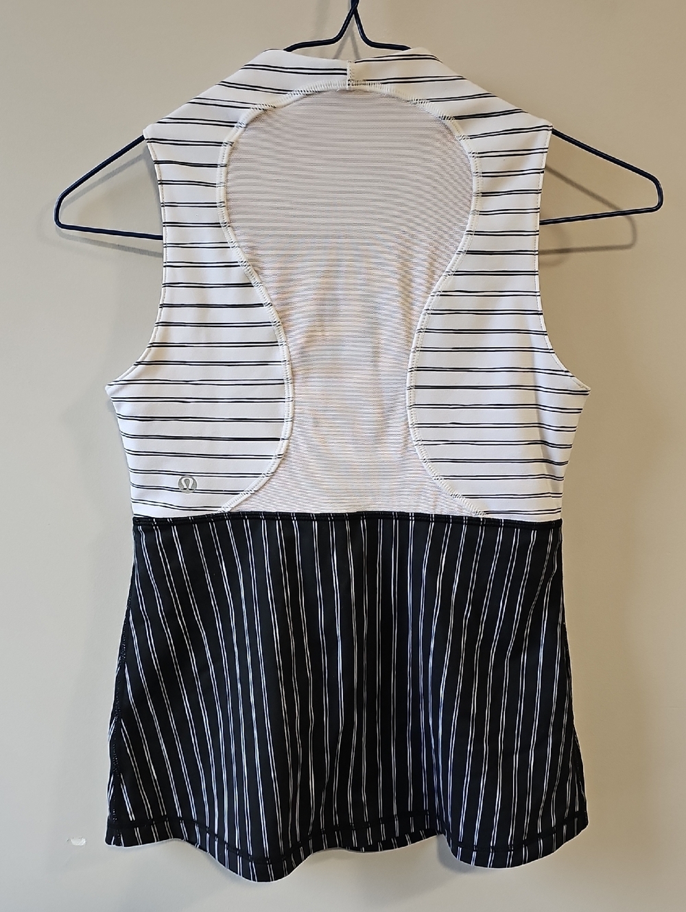lululemon athletica Size 6 Activewear Sleeveless Top - Picture 3 of 6
